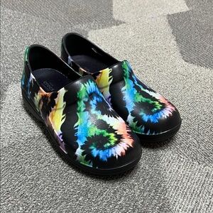 Crocs Comfort Clogs Tie-Dye Size 8 Like New